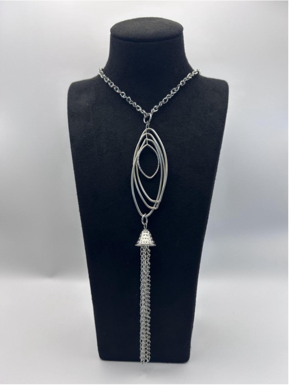 Silver Tone Oval Pendant Tassel Fringe Statement Necklace Lobster‎ Clasp 22 In